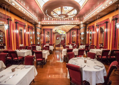 Vivere Chandelier Chicago, IL DiRoNA Awarded Restaurant