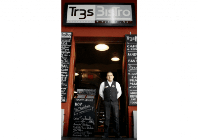 Tr3s 3istro Restaurant & Oyster Bar in Oaxaca, MX Entrance DiRoNA Awarded Restaurant